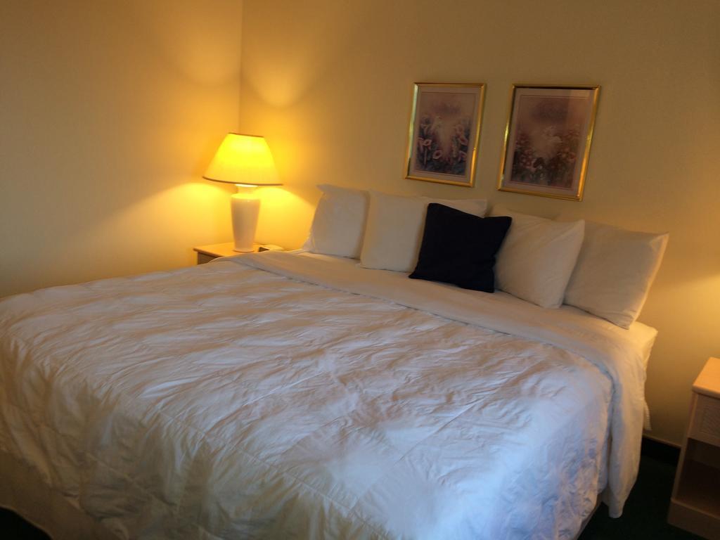 Americas Best Value Inn & Suites - Bluffton Стая снимка
