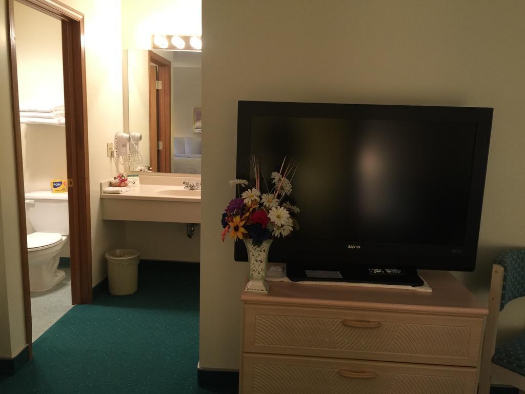 Americas Best Value Inn & Suites - Bluffton Стая снимка