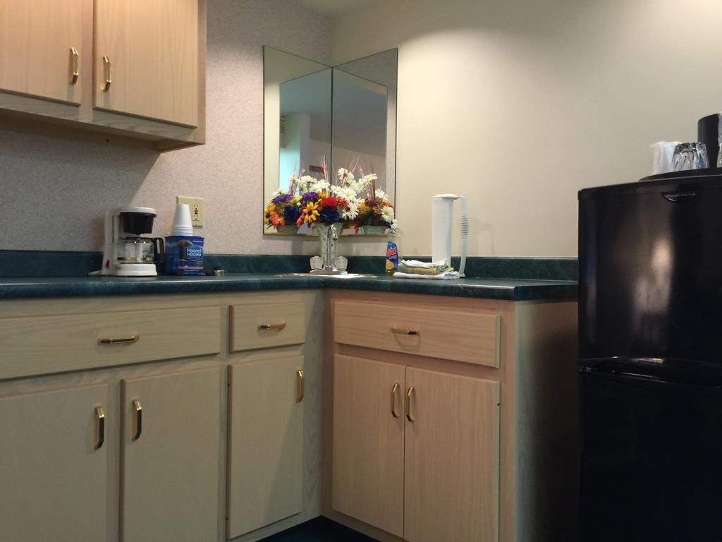 Americas Best Value Inn & Suites - Bluffton Стая снимка