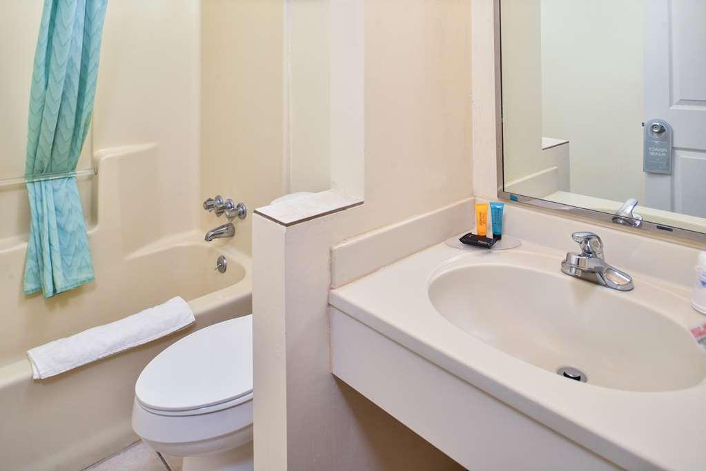 Americas Best Value Inn & Suites - Bluffton Екстериор снимка