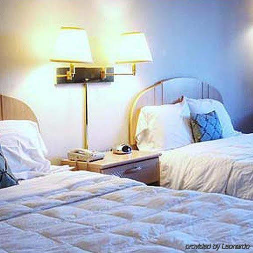 Americas Best Value Inn & Suites - Bluffton Стая снимка