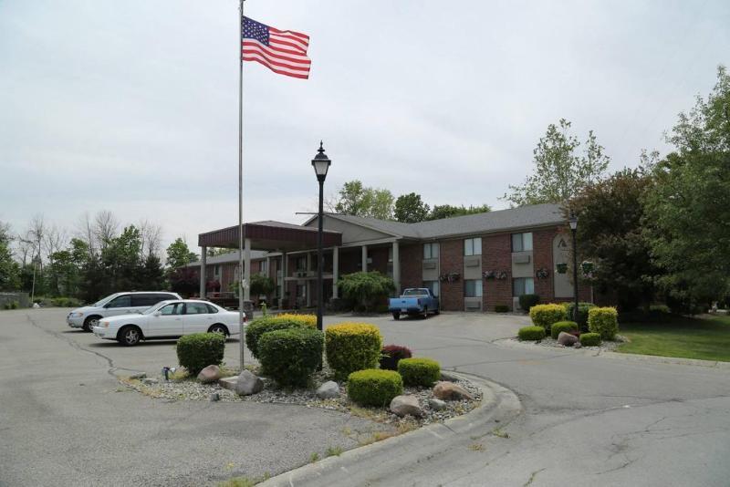 Americas Best Value Inn & Suites - Bluffton Екстериор снимка