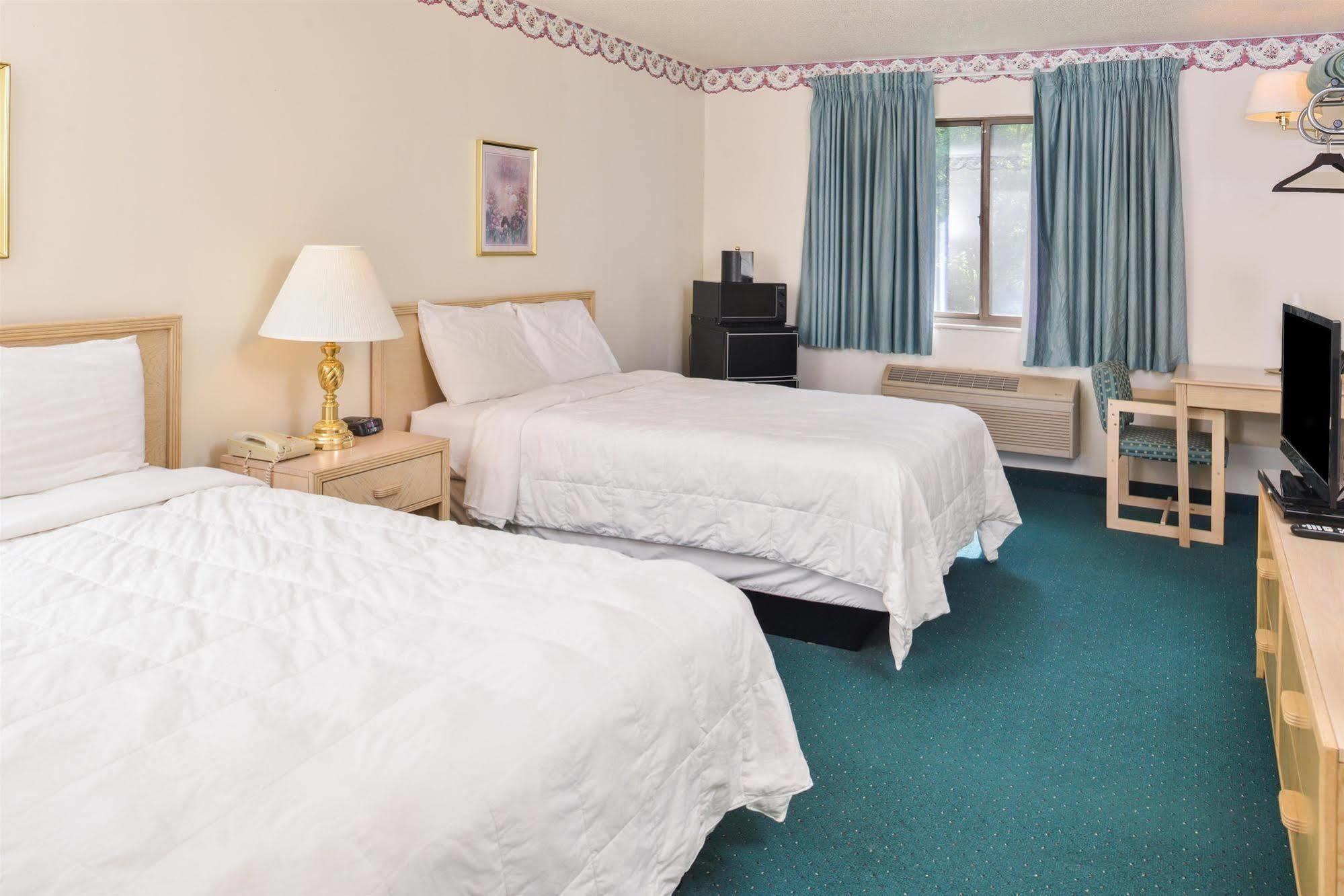 Americas Best Value Inn & Suites - Bluffton Екстериор снимка
